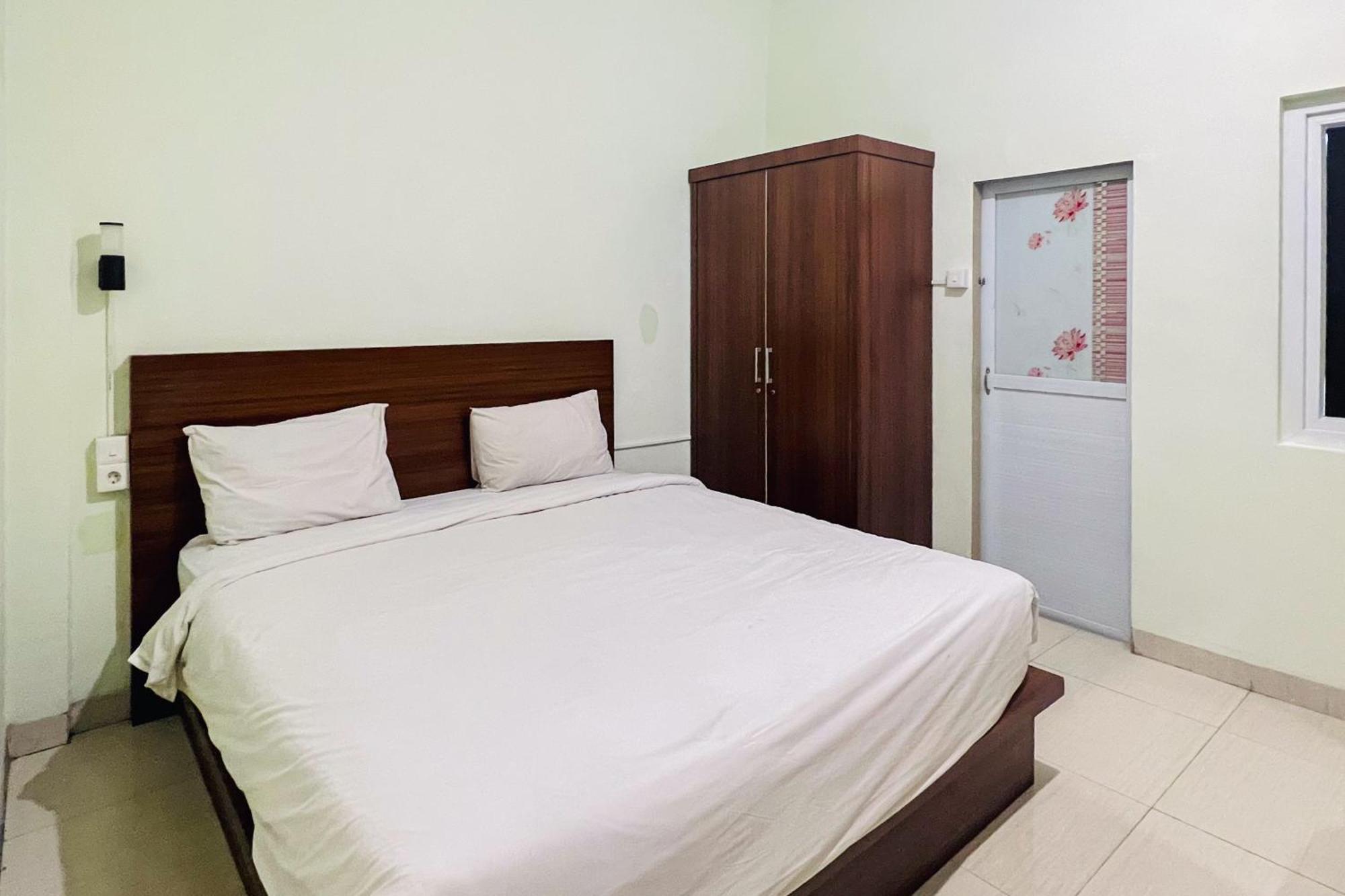 OYO 90500 Teratai Residence Medan Exterior foto