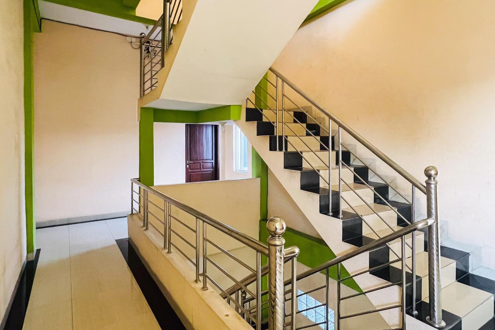 OYO 90500 Teratai Residence Medan Exterior foto